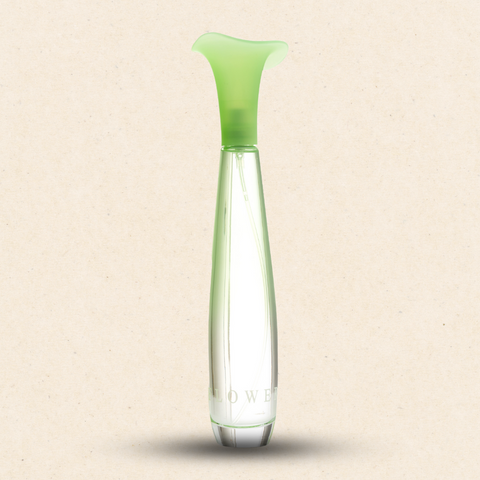 "Green Flower by Regal Fragrances – a sophisticated women’s perfume featuring fresh bergamot, blackcurrant, orange blossom, amber, and cedarwood. Housed in an elegant flower-shaped glass bottle, it embodies a fresh and feminine essence."